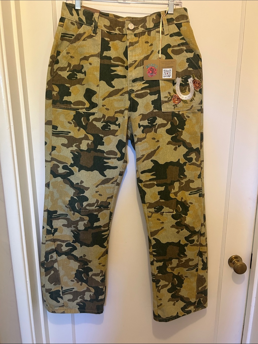 Rodeo Quincy Wild Rose Women’s Camouflage Cargo Pants in Olive and Dark Green.